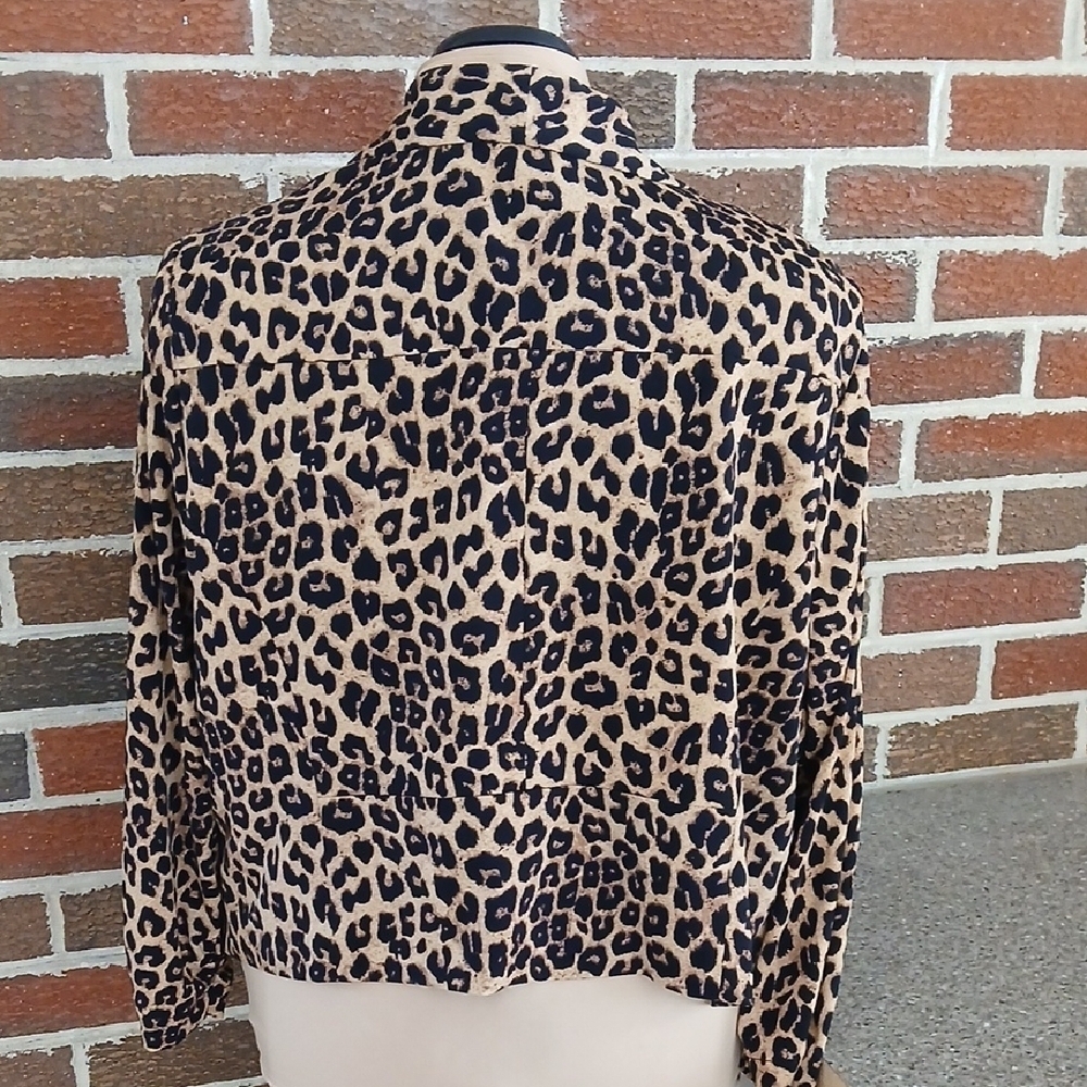 Chic Leopard Print Jacket - Picture 4 of 8
